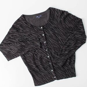 Gap‎ Women's Large Cardigan Sweater Grey/Black Animal Print Knit Button-Up